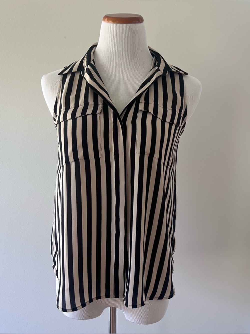 Ann Taylor Petite Sleeveless Blouse – Black & Tan Striped XS Petite Top
